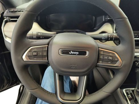 Used 2025 Jeep Compass Limited w/ Elite Group AWD/4WD image 13