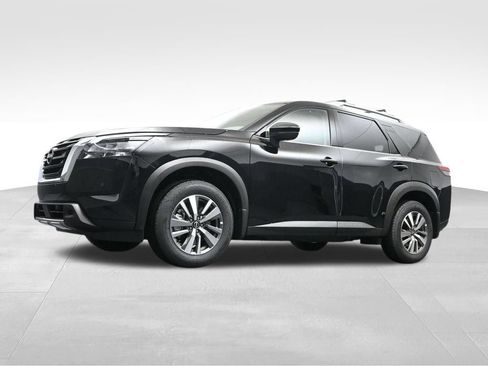 Used 2025 Nissan Pathfinder SL FWD image 17