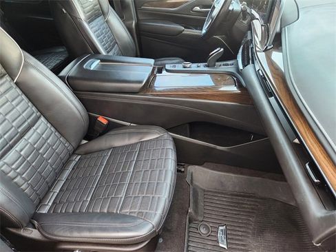 Used 2023 Cadillac Escalade Premium Luxury Platinum w/ Heavy-Duty Trailer Package AWD/4WD image 20