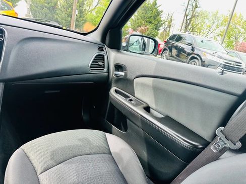 Used 2012 Chrysler 200 Touring image 13