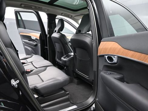 Used 2023 Volvo XC90 B6 Plus AWD/4WD image 19