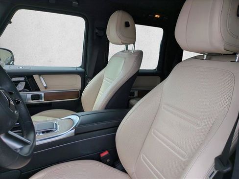 Used 2025 Mercedes-Benz G 550 image 17