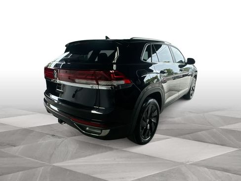 Used 2024 Volkswagen Atlas Cross Sport SE FWD image 8