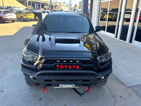 Used 2019 Toyota Tacoma TRD Pro image 4