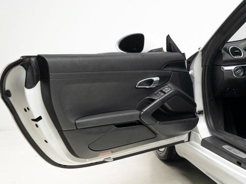 Used 2022 Porsche 718 Boxster RWD image 19