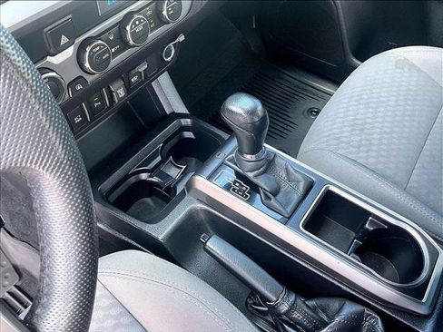 Used 2023 Toyota Tacoma SR5 AWD/4WD image 15