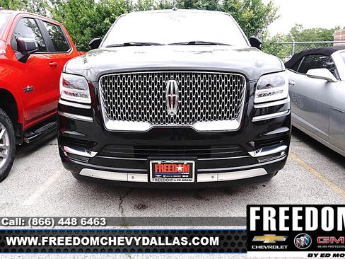 Used 2020 Lincoln Navigator Reserve w/ Luxury Package RWD image 2