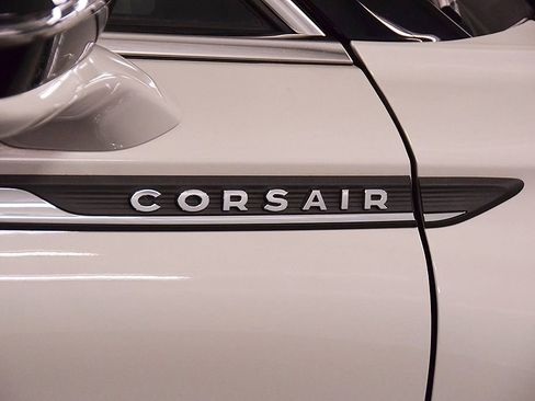 Used 2023 Lincoln Corsair AWD w/ Equipment Group 101A image 13