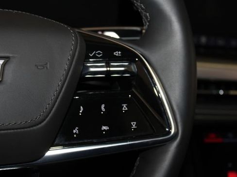 Used 2025 Cadillac Escalade V AWD/4WD image 29