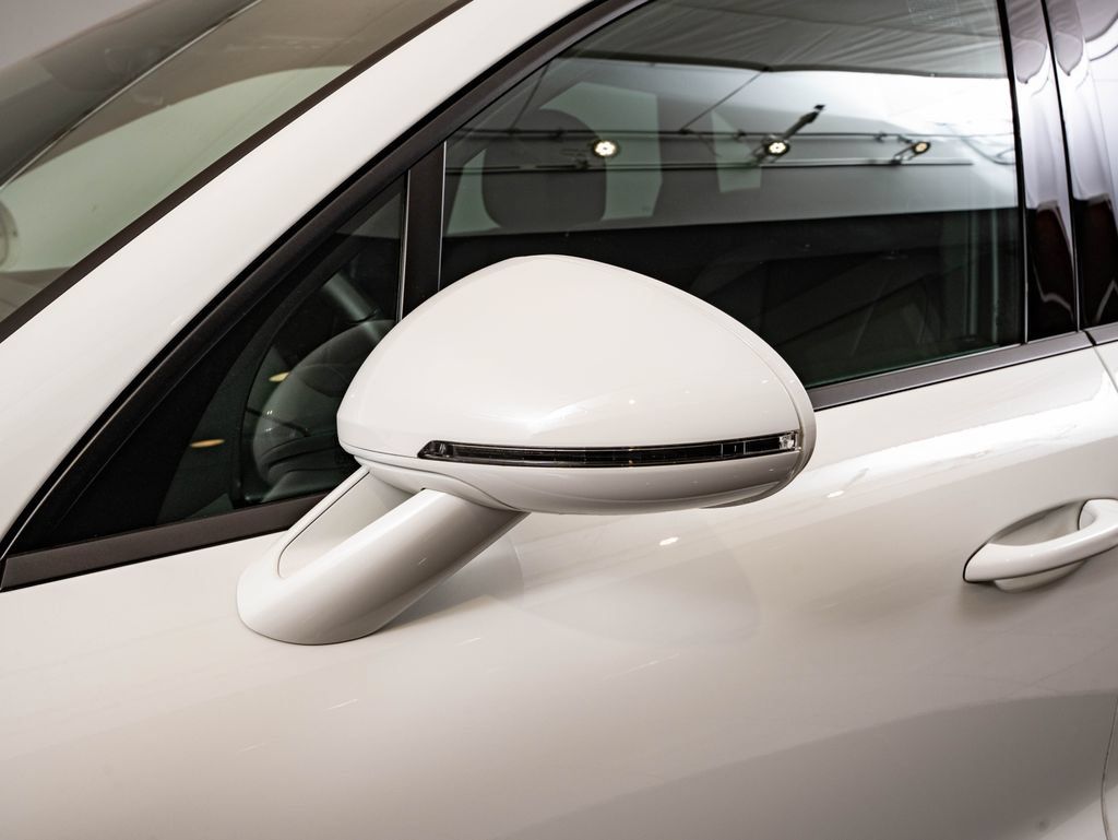 Certified 2026 Porsche Macan AWD/4WD image 14