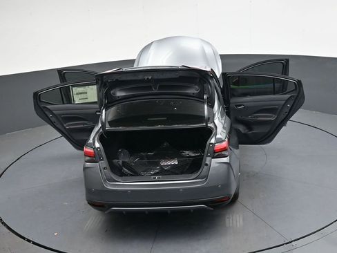 New 2025 Nissan Versa SR w/ Trunk Package image 43