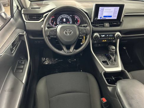 Used 2025 Toyota RAV4 LE AWD/4WD image 22