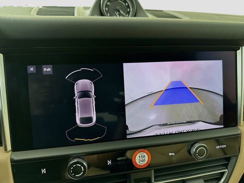 Certified 2023 Porsche Macan w/ Premium Package Plus AWD/4WD image 17