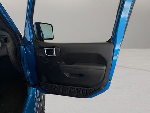 Used 2025 Jeep Wrangler Sport image 36