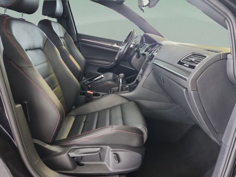 Used 2019 Volkswagen Golf 4-Door FWD image 20