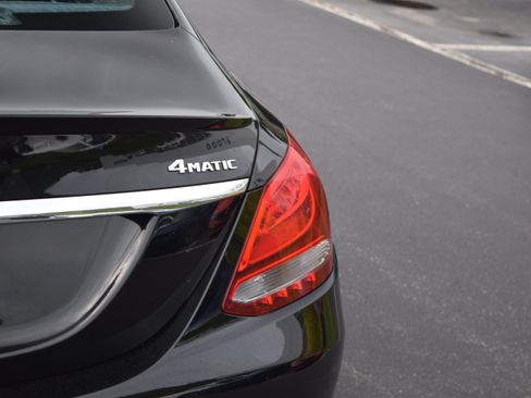 Used 2018 Mercedes-Benz C 300 4MATIC Sedan image 6