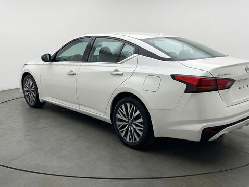 Used 2025 Nissan Altima 2.5 SV FWD image 5