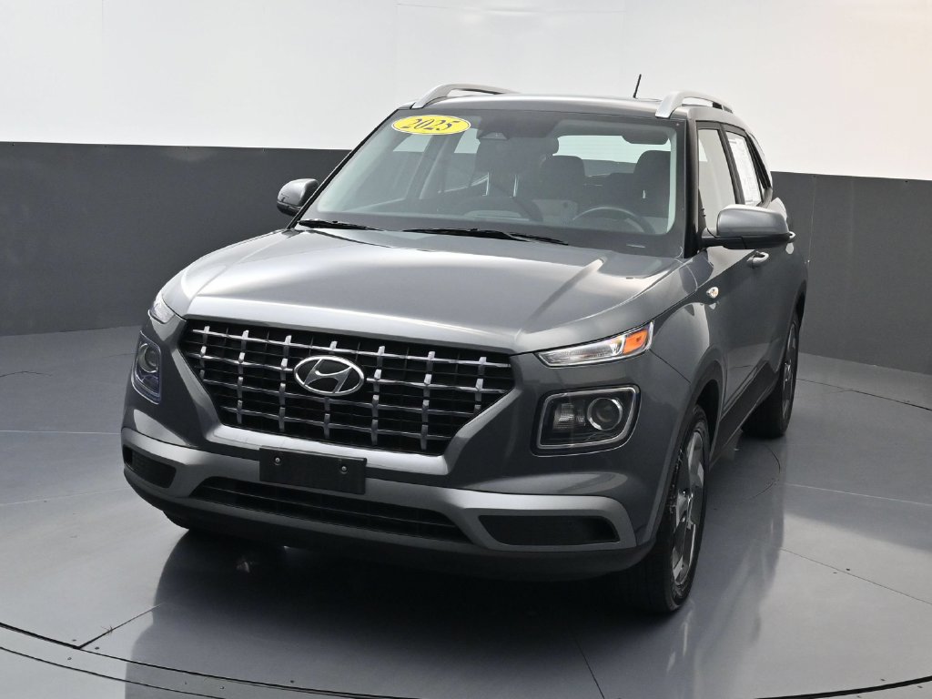 Certified 2025 Hyundai Venue SEL FWD image 8