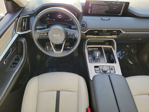 Certified 2025 MAZDA CX-70 Plug-In Hybrid w/ Premium Pkg image 18