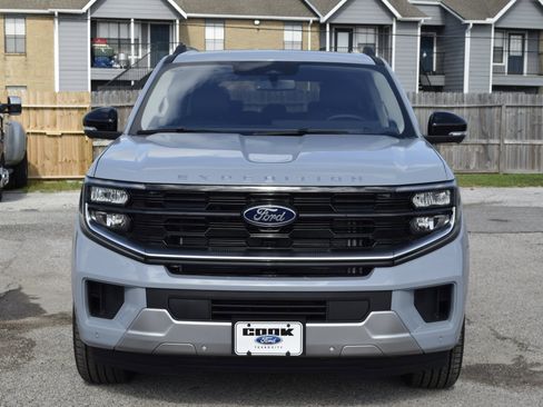 New 2025 Ford Expedition Platinum w/ Driver's Package image 2