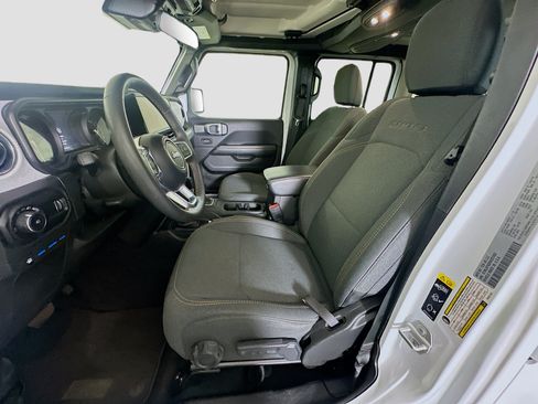 Used 2024 Jeep Wrangler Unlimited Sahara AWD/4WD image 13