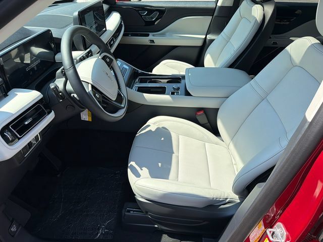 New 2027 Lincoln Aviator AWD w/ Jet Appearance Package image 10