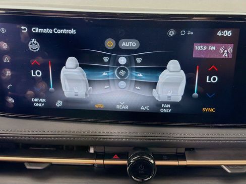 Used 2024 Nissan Ariya AWD image 22