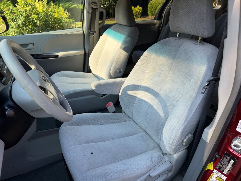 Used 2012 Toyota Sienna LE FWD image 15
