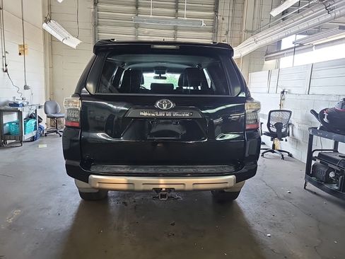 Used 2015 Toyota 4Runner Trail AWD/4WD image 4