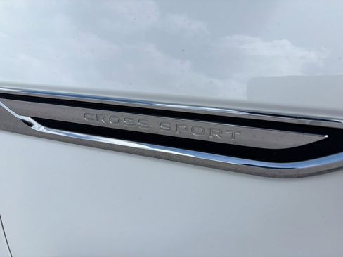 Used 2021 Volkswagen Atlas Cross Sport SE w/ Panoramic Sunroof Package FWD image 39