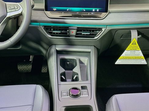 New 2026 Volkswagen Tiguan SE AWD/4WD image 18