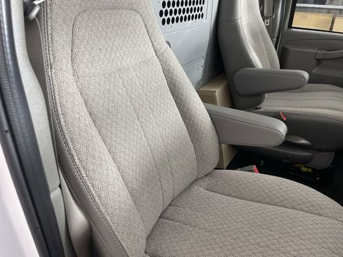 New 2025 GMC Savana 2500 w/ Driver Convenience Package image 25