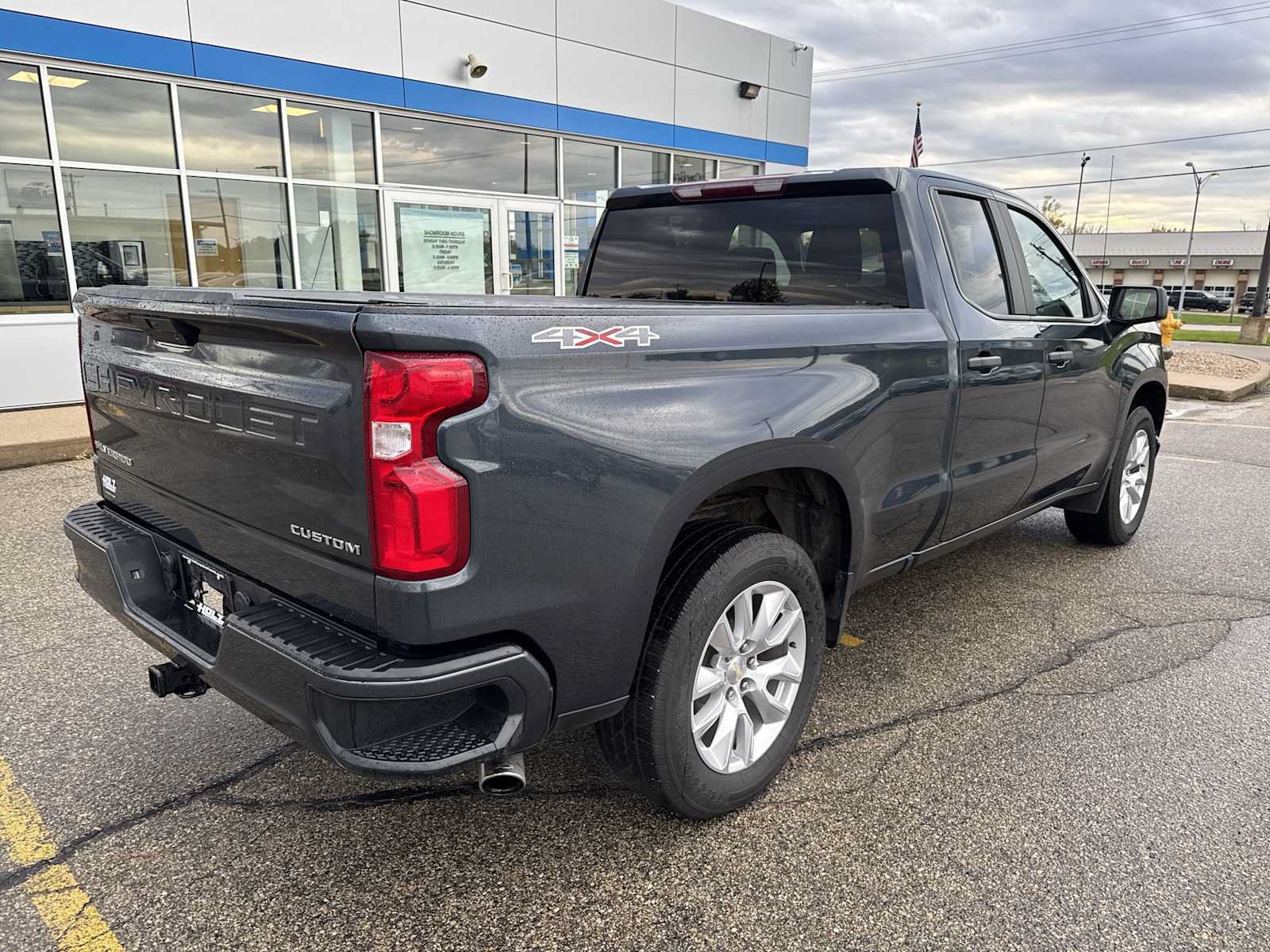 Used 2019 Chevrolet Silverado 1500 Custom w/ Custom Value Package AWD/4WD image 12