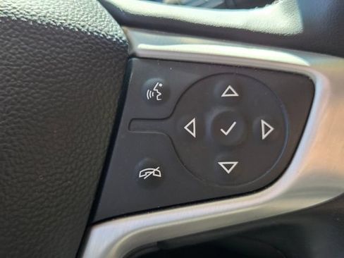 Used 2024 GMC Terrain SLT AWD/4WD image 32