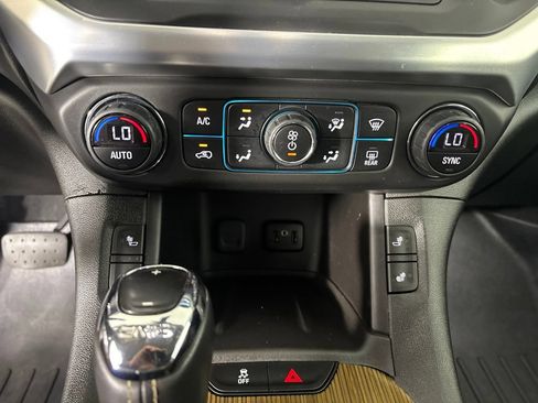 Used 2017 GMC Acadia SLE w/ Driver Alert Package I AWD/4WD image 17