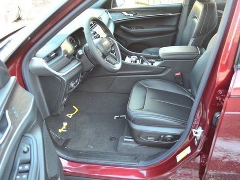 New 2025 Jeep Grand Cherokee Limited image 14