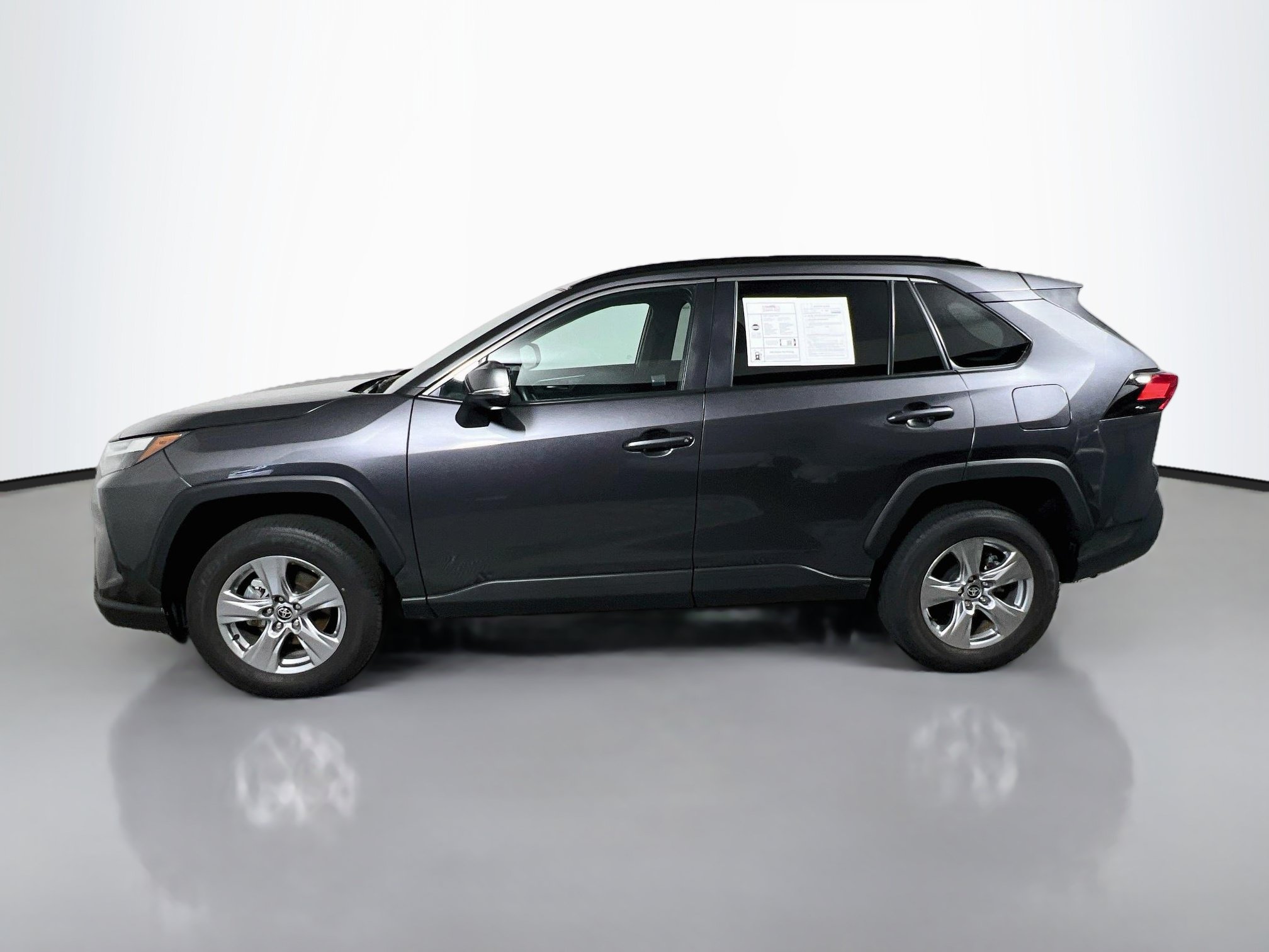 Used 2025 Toyota RAV4 XLE FWD image 9