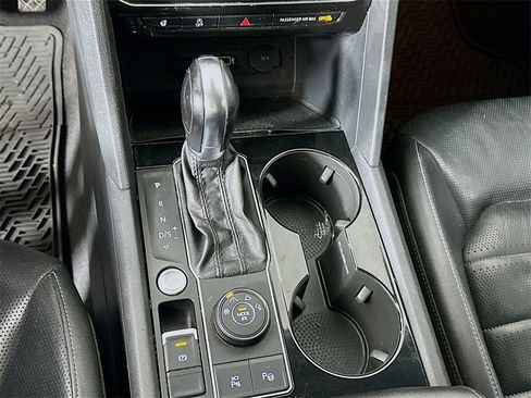 Used 2019 Volkswagen Atlas SEL Premium image 17