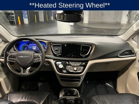 Used 2017 Chrysler Pacifica Touring-L Plus w/ Advanced Safetytec Group image 7