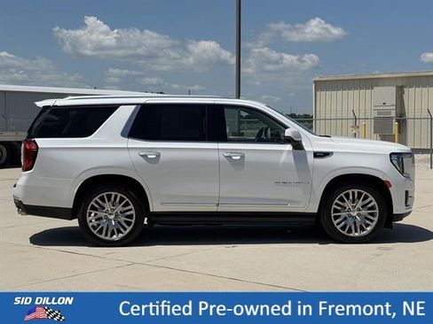 Used 2024 GMC Yukon Denali w/ Denali Reserve Package AWD/4WD image 3