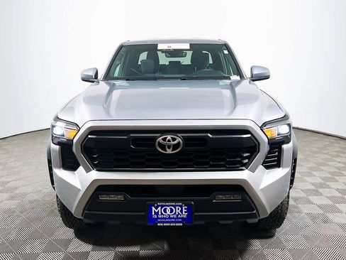 Used 2025 Toyota Tacoma TRD Off-Road AWD/4WD image 3