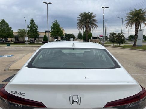 Used 2025 Honda Civic LX image 4