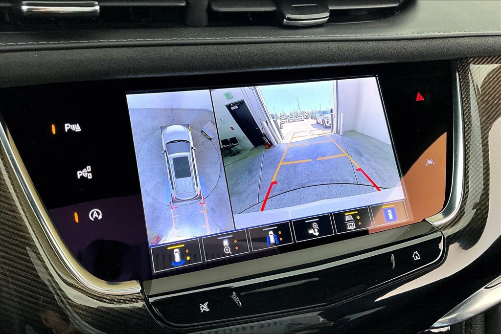 Used 2024 Cadillac XT6 AWD image 28