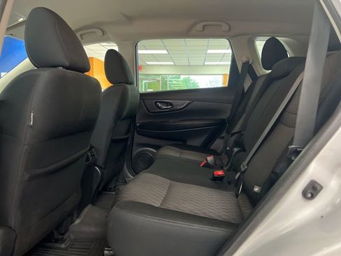 Used 2018 Nissan Rogue SV AWD/4WD image 15