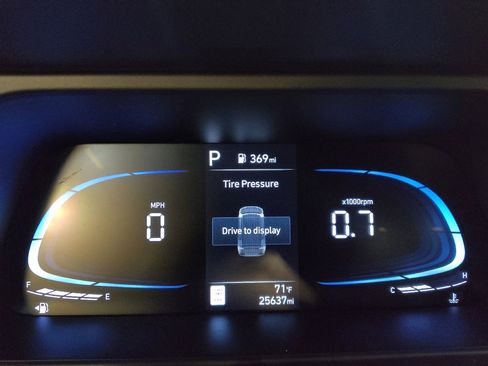 Used 2025 Hyundai Elantra Sport FWD image 23
