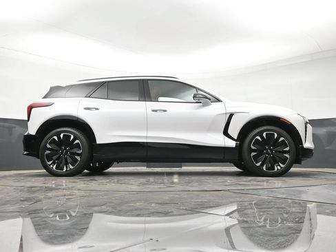 Used 2025 Chevrolet Blazer EV RS w/ Super Cruise Package AWD/4WD image 29