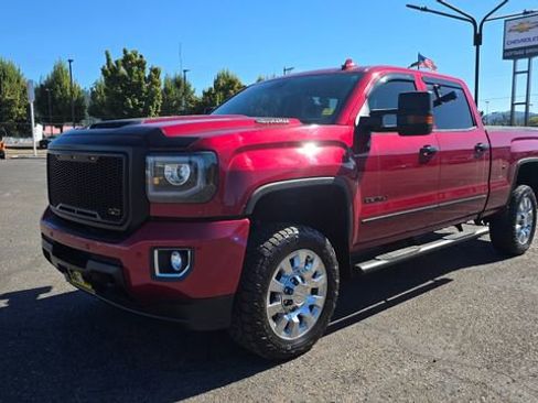 Used 2018 GMC Sierra 2500 Denali image 1