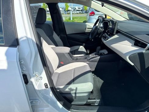Used 2023 Toyota Corolla LE FWD image 9