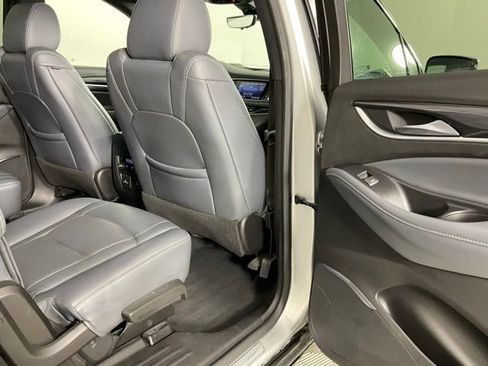 Used 2022 Buick Enclave Premium AWD/4WD image 22