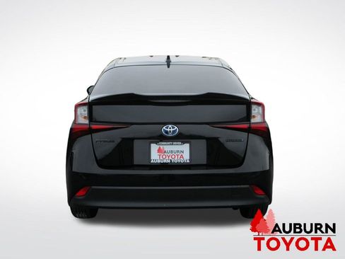 Used 2022 Toyota Prius L Eco image 6